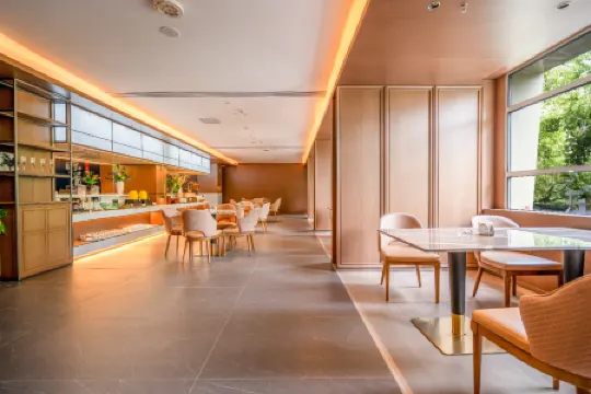 Jiutian Jinkai Grand Hotel