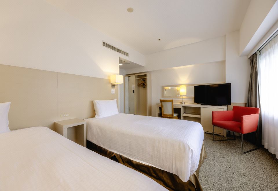 코코 호텔 도쿄 니시카사이 주변 편의점