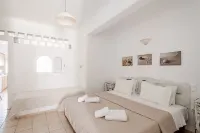 Yakinthos Residence - พร้อมระเบียง