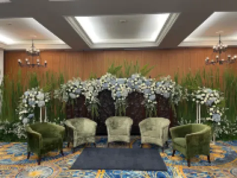 Toeti Roosseno Plaza Hotels near Mampang
