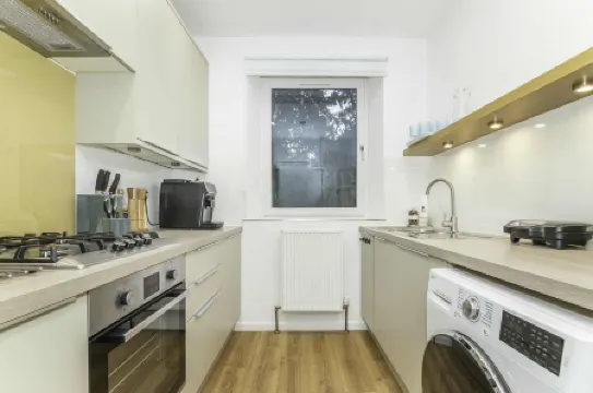 Private Hot Tub - Zen & Bubbles