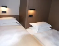 The Space Hotel (Kunming Cuihu Old Town Street ) โรงแรมใกล้สวนสาธารณะชุ่ยหู