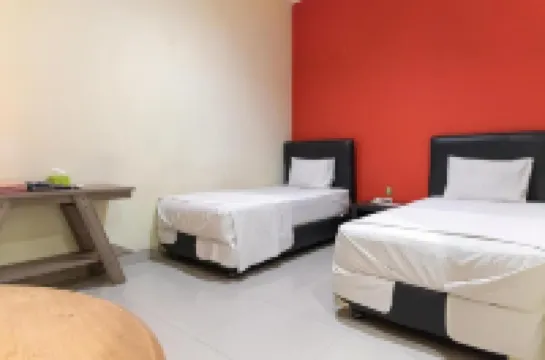 TwoSpaces Living at Toedjoeh Enam Homestay Syariah Hotels in Gayungan
