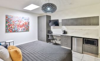 Indulge Apartments - CBD