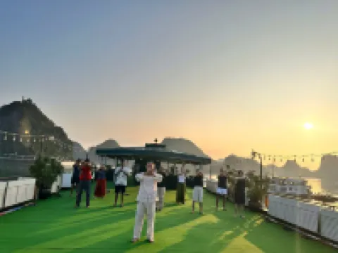 Le Journey 4 Star Ha Long Cruise 團洲住宿飯店