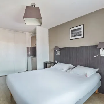 Appart Hotel Odalys City Marseille le Dôme Отели рядом с достопримечательностью «Дворец Лоншам»