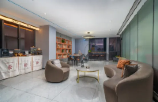 VES電競酒店（南寧火車站廣西大學店）