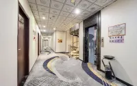 18 Boutique Hotel (Zhangzhou Qiloucheng Ligang Commercial Street) - Mountain view