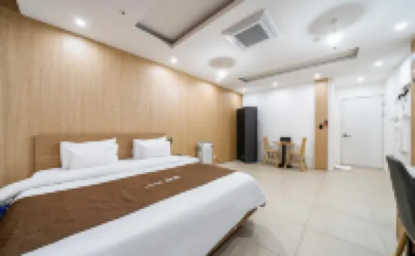 Goesan Hotel The King