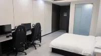 357 E-sports Hotel (Gongyi Jianshe Road Dennis Department Store) - 2-Star