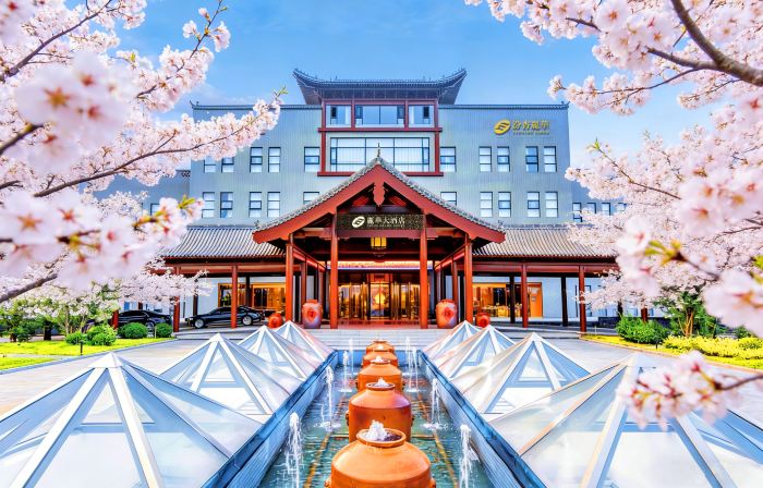 Fenxing Lihua Grand Hotel