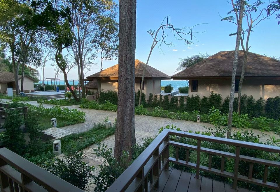 Samed Amoris Resort 수영장 전경