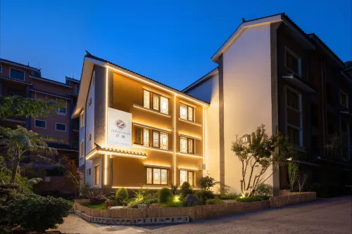 Chun&Build Luxury Inn