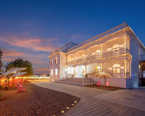 LikeYou Sand Therapy Hostel (Grape Valley) Hotel di Turpan