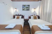 Khampiane Hotel (2 minute walk to Vientiane Night Market)