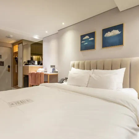 Londorner Hotel  New Port Yongwon