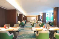 Dong Fang Hotel - 5-Star