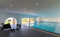 Weizhou Island Versailles Seaview Resort - Bintang 5