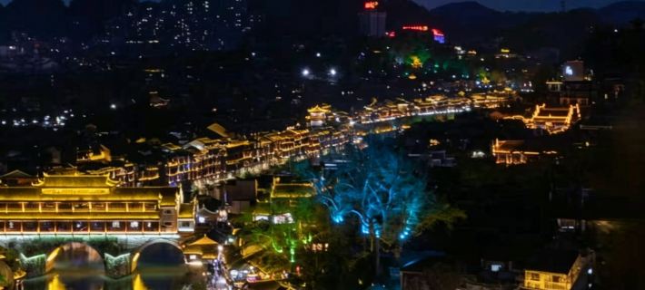 山谷花間︱曠世の夜景を眺める・半山の川景色を楽しむ・禅意雲舎（鳳凰古城） 鳳凰のホテル