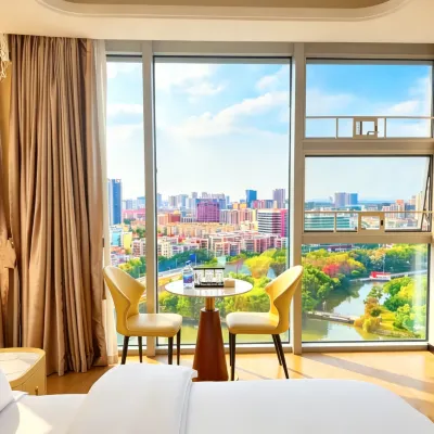 Zhongshan Qijiang River View Apartment Hotel (Xingzhong Square，Sun Wenxi Pedestrian Street) Hotels near Shiqi District