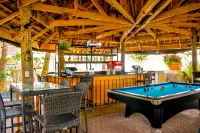 Golden Sands Destination Resorts - bar