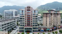 Qixing Grand Hotel (Pu'an People's Hospital Sports and Leisure Plaza)