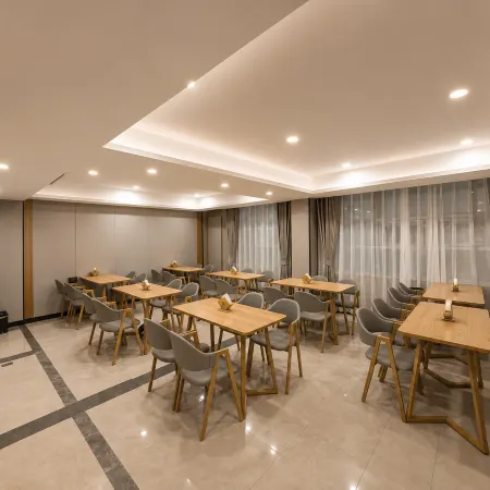 Portman Hotel (Luqiao Shili Changjie Zhongsheng Plaza)