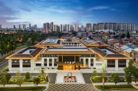JI Xiaogan Yunmeng Chuwangcheng Avenue Hotel - parking