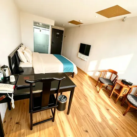 Yunpeng Sunshine Holiday Hotel