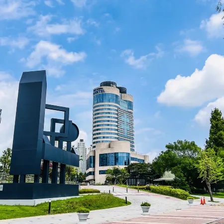Seoul Olympic Parktel Отели рядом с достопримечательностью «Лотте Уорлд»