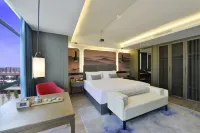 Home Inn Youyou E-sports Hotel (Taiyuan South Railway Station Impression City Branch) - parcheggio