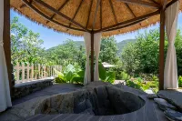 Mulin Forest Zhaoxi Hot Spring Homestay - โรแมนติก