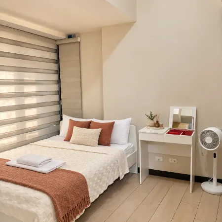 COZI Modern Uptown Parksuites