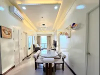 Cozy Luxe Penthouse at Acacia Estates - 新規開業