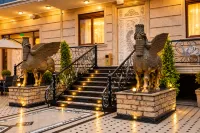 Lamassu Luxury Suites Batumi - Homestays