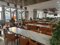 Yunting Hotel (Zhengzhou East High-Speed Rail Station Mixue Bingcheng Headquarters Flagship Store) - Разрешено размещения с домашними животными