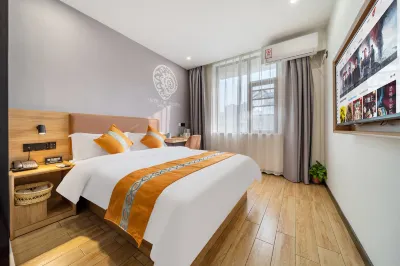 Shell Hotel (Anqing Renmin Road Petrochemical No.1 Middle School Yingjiang Temple)