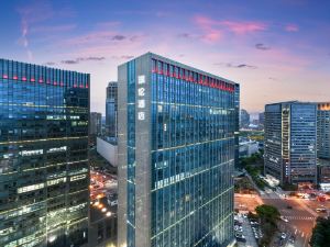 Pulun Hotel (Shaoxing Didang Shimao Plaza)