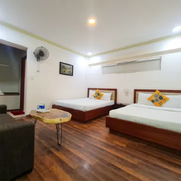 Quan Quan Hotel Отели рядом с Аэропорт Дананг