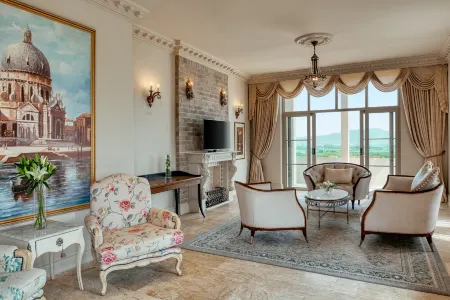 Mövenpick Resort Khao Yai Отели рядом с достопримечательностью «Wat Sap Setthi Wanaram»