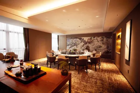 Tianyi Hotel Отели рядом с достопримечательностью «Ankang Temple»