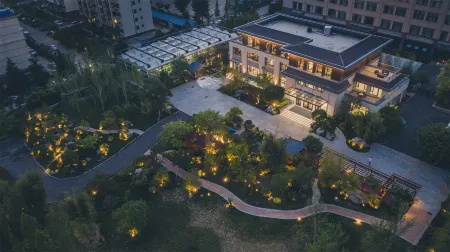 Yiyuan Oriental Academy Отели в г. Сиюань