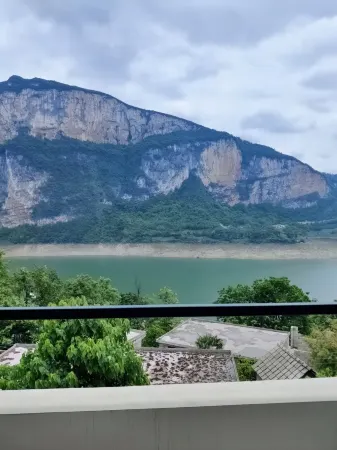 Jihuawu House, Xitashan, China