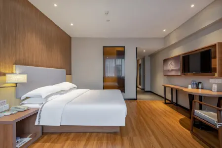 Jtour Inn (  South-Central university for Natinalities and Wuhan Textile University Branch) Отели рядом с достопримечательностью «Wuhan Polytechnic Architectural Engineering College»