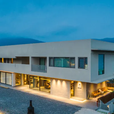 Fuyanjian Homestay (Jindaoxia Resort) Hotels near Jindao Gorge