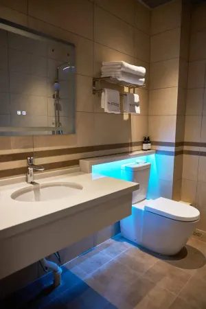 Wuchang Grey Whale E-sports Hotel