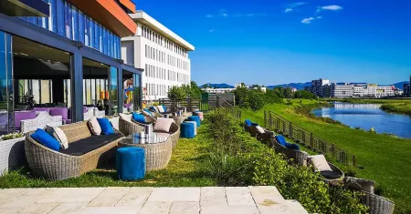 Malak Regency Hotel Отели рядом с достопримечательностью «Jahorina viewpoint»