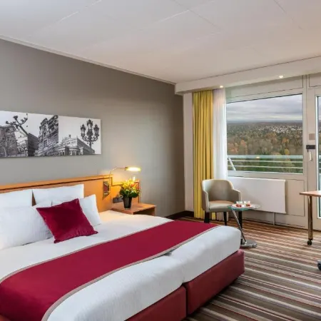 Leonardo Royal Hotel Frankfurt Отели рядом с достопримечательностью «Римский форум»