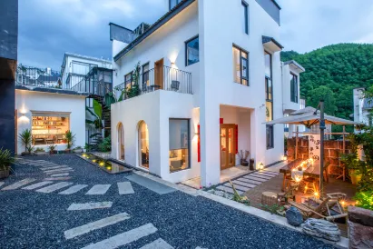 Mountain View Designer Holiday Micro Hotel (Tangkou South Gate, Huangshan Scenic Area)