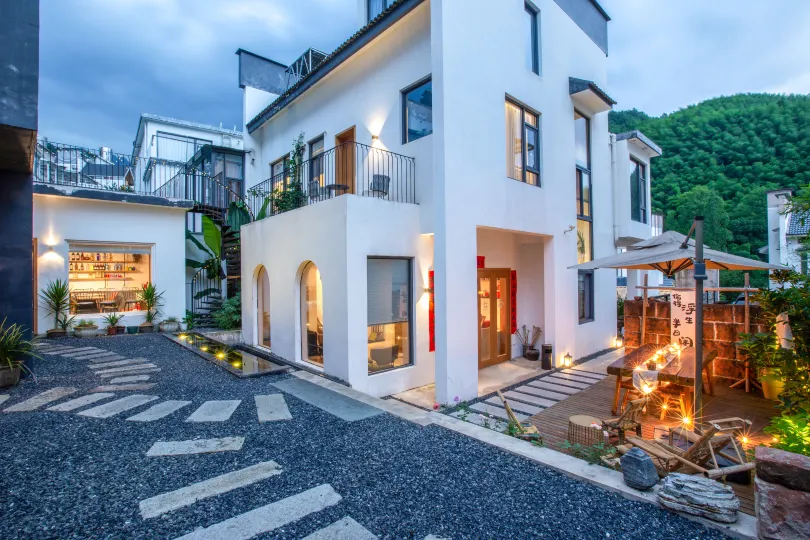 Mountain View Designer Holiday Micro Hotel (Tangkou South Gate, Huangshan Scenic Area)